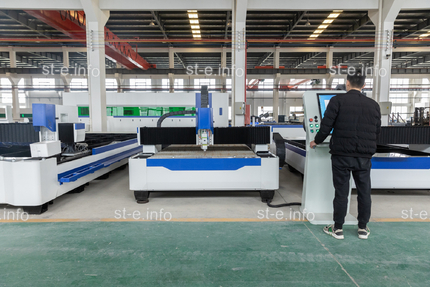 ЛАЗЕРНЫЙ СТАНОК ДЛЯ РЕЗКИ МЕТАЛЛА ST-6020R (6000*2000мм) 1,5kWt RAYCUS - st-e.info - Севастополь